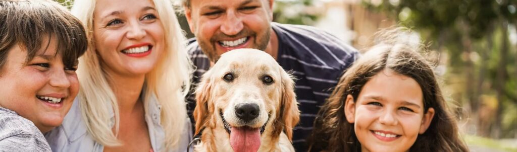 A family that is happy despite a recent divorce because they used divorce mediation services instead of going to court